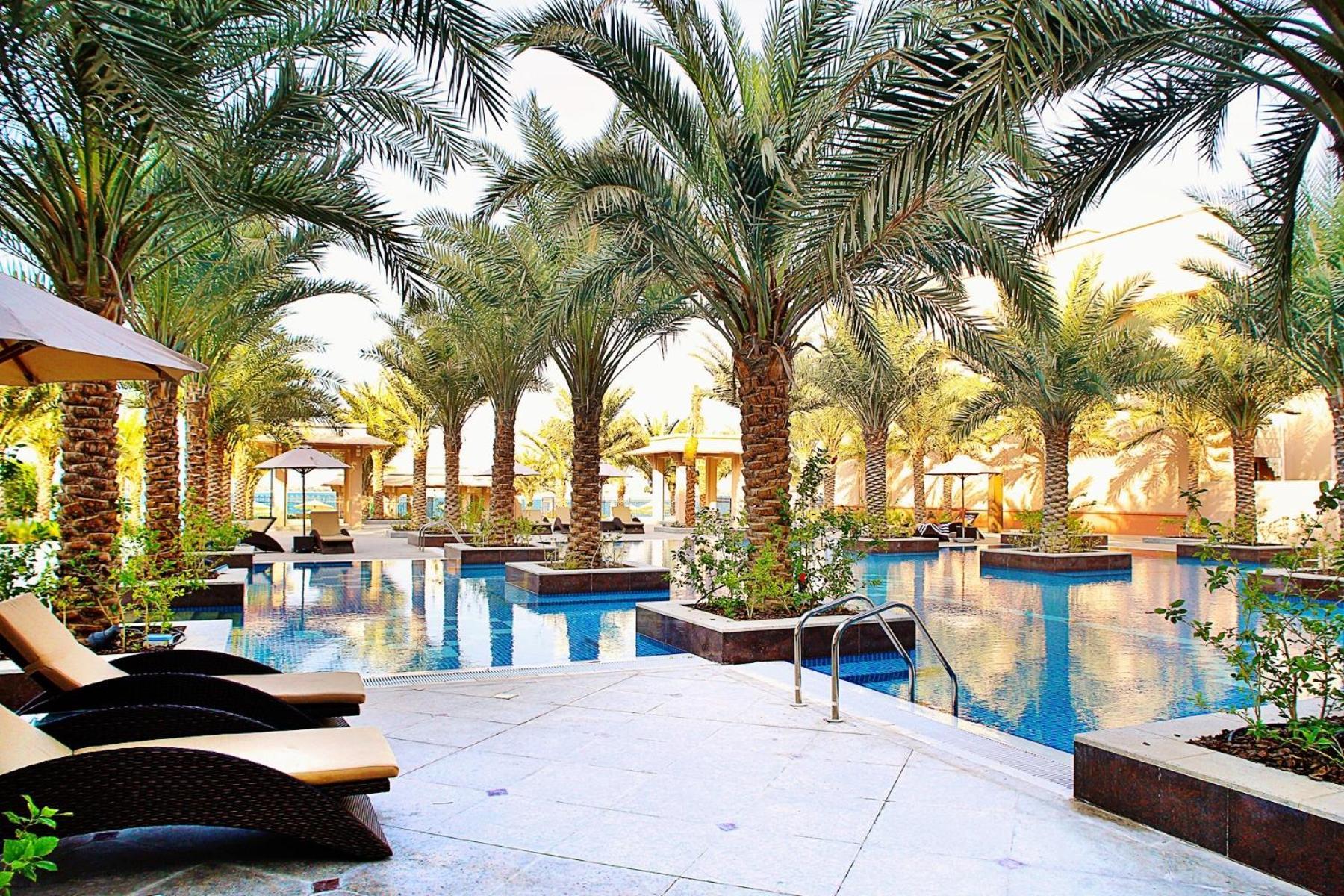 فندق دبليو دبي, النخلة المظهر الخارجي الصورة The swimming pool at the hotel
